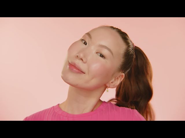 Video Teaser für SATIN GLOW luminous lipstick 02