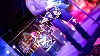 STRYPER - Marching Into Battle