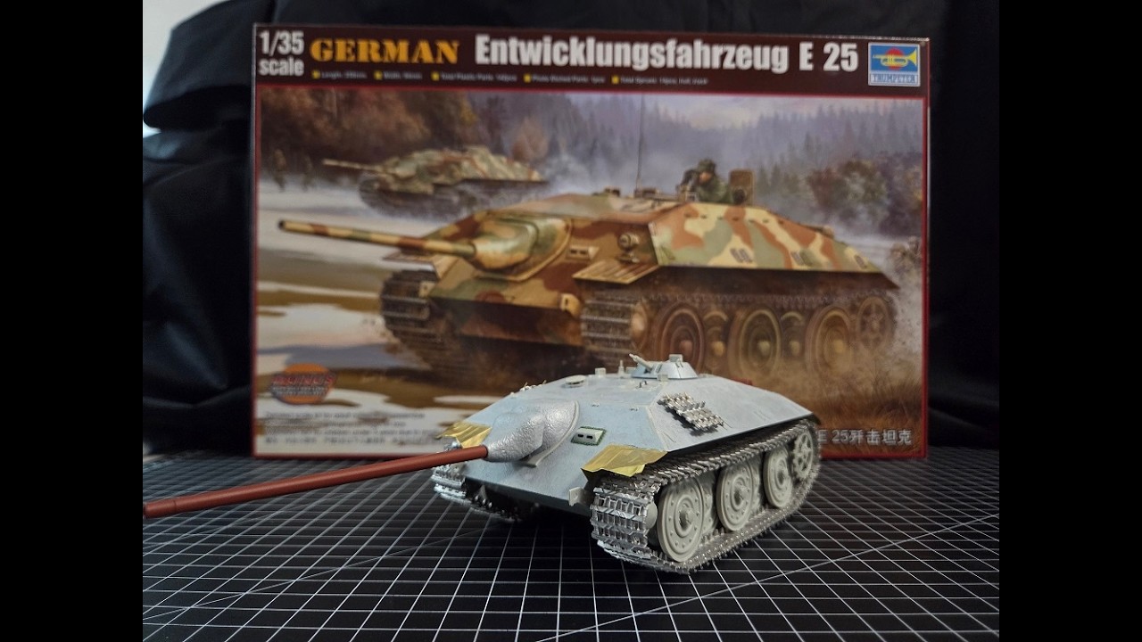 Entwicklungsfahrzeug 25 Tonnen (E 25) - Der Bau/The Build - Trumpeter 1/35