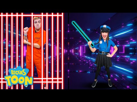 LUCCAS E GI BRINCANDO DE POLÍCIA E LADRÃO NOS ESTÚDIOS DA LUCCAS TOON BRINCADEIRA DE CRIANÇA