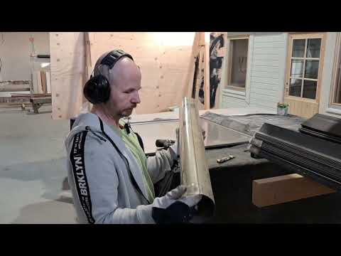 Kiukaan palosuojalevyt rosterista ja säteilysuoja hormin putkeen.