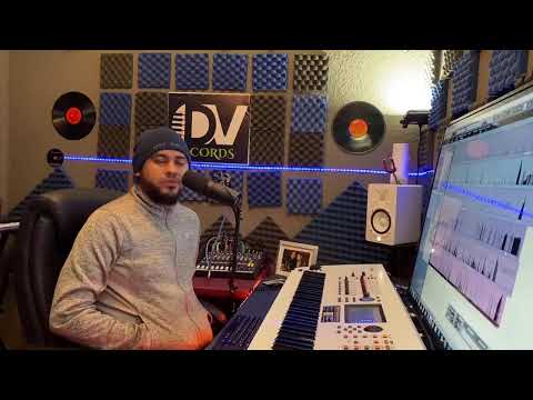 Grabando una pista para mi amigo Roberto Hinojosa - Dan Velasquez