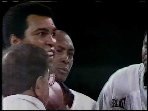 Larry Holmes vs Muhammad Ali