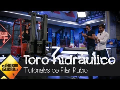 Pilar Rubio demuestra su habilidad manejando un toro hidráulico - El Hormiguero 3.0