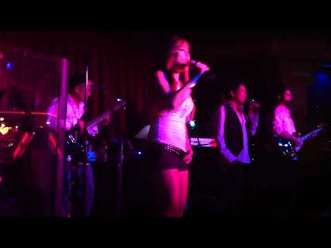 Rizza Navales singing "If ain't got you"