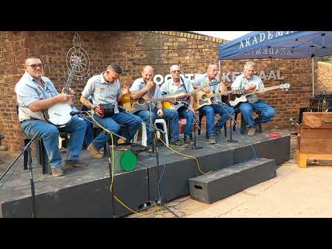Dagbreek Boereorkes by die Voortrekkermonument