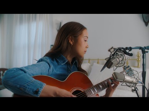 Laufey - Letter To My 13 Year Old Self (Live From Home)