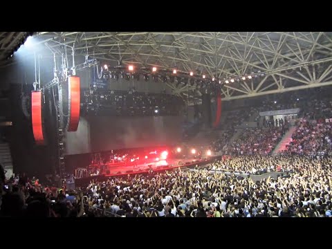 Ligabue - Intro + La vita facile (Ancona, Palaprometeo 16/10/2017) HD