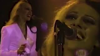 Monica Naranjo-Llorando Bajo La Lluvia ( En Vivo )