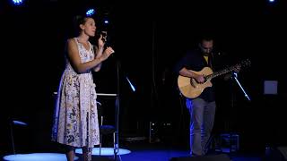 Video DE IURA:  Zpívej si, blázne