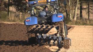 preview picture of video 'New Holland T7 @ Forfar Ploughing 14.'