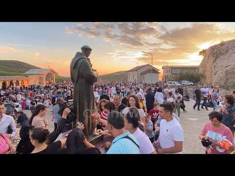 Pelegrinazhi në Laç, të krishterë e mysliman bëhen bashkë në kishën e Shna Ndout