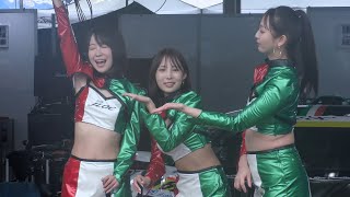 【上運天美聖さん/葵成美さん/根岸しおりさん  グリッドボード担当は誰？^^; JLOC】SUPERGT  ピットウォークの模様  モビリティリゾートもてぎ 2024.11.02