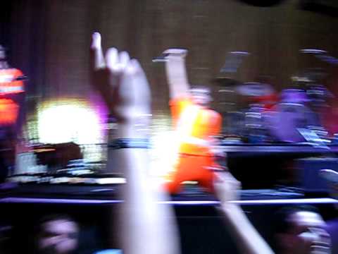 Weezer- Buddy Holly (Toronto Blink 182)