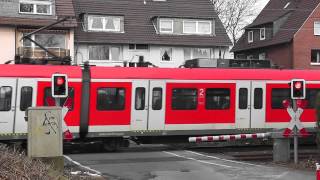 preview picture of video 'Bahnübergang Ginsterweg, Wattenscheid ++ Baureihe 146 mit langem Personenzug ++ Pintsch'