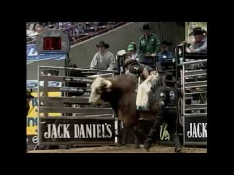 Smokin Smurf bucks Willis Trosclair - 04 PBR Nampa