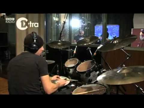 Engine - EarZ Experiment - Lena Cullen -  Reach You  ( Live dubstep ) HD