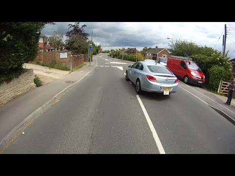 DU62XCF - Terrible Place To Overtake By Taxi Driver