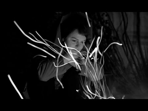 Bára Zmeková - Jiné stromy (feat. Daniel Herskedal)