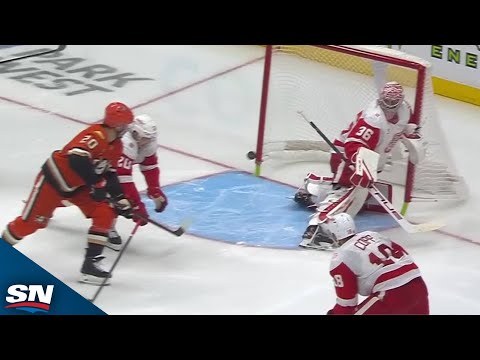 Ducks' Chris Kreider Scores Power-Play Marker As The Net Comes Off