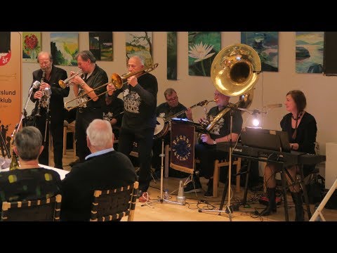 download lagu mp3 mp4 Peruna Jazzmen, download lagu Peruna Jazzmen gratis, unduh video klip Peruna Jazzmen