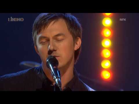 Tønes - "Eg Går og Legge Meg" live hos NRK Lindmo