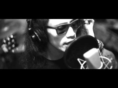 Thể hiện bởi Phạm Anh Khoa
