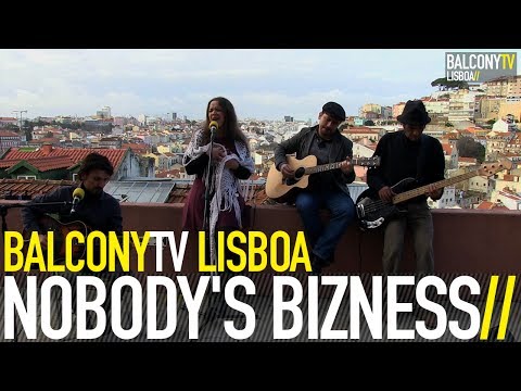 NOBODY'S BIZNESS - SEÑORITA CAROLINA (BalconyTV)