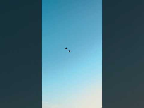 F-16s at a #sprintcar race is AWESOME 🤘🏻