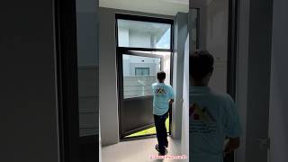 ชุดประตูบานเปิดพร้อมลูกฟูกทึบล่างและช่องแสงบน