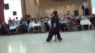 Virginia Cutillo y Jose Halfon bailando el tango PATETICO en la milonga VIDA MIA