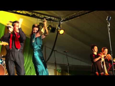 The Lamours - Set You Straight