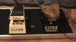Video thumbnail for Fulltone CLYDE Standard wah pedal shootout White version vs new Black version by gearmanndude