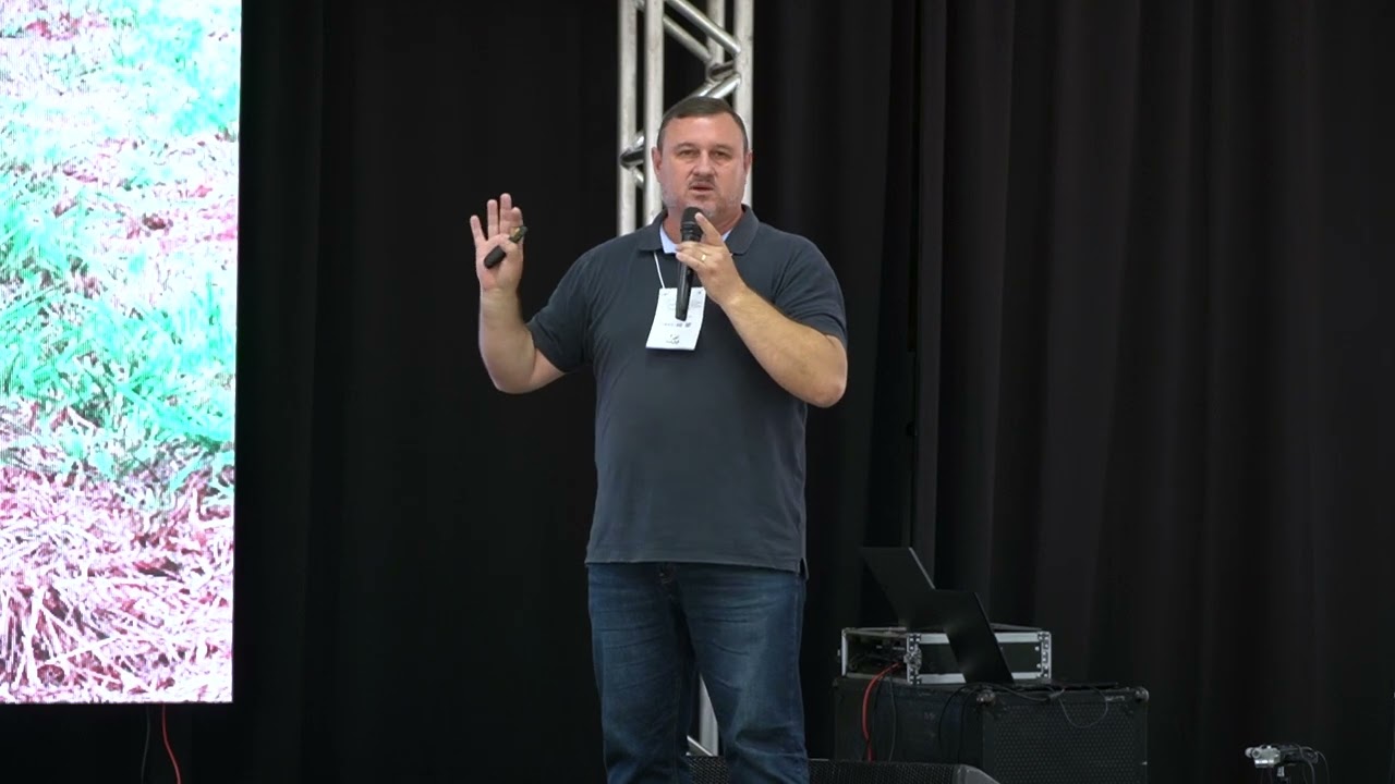 Impacto do Manejo Conservacionista na Qualidade do Solo em Pomares de Citros - Dr. Fernando Azevedo