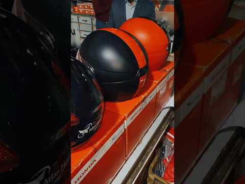 Atlas Honda new helmet // Pakistan Honda showroom // Honda cd70 new model #hondachaly #hondamotors