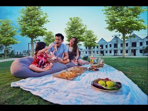 The Chateau, Eco Botanic video