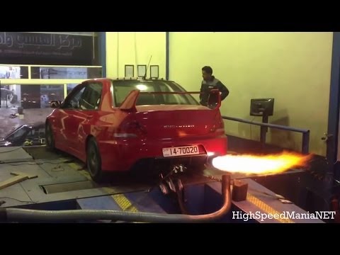 Mitsubishi EVO VII - AMAZING DYNO FLAMES!!