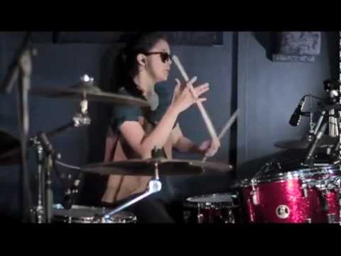 Drummer paling cantik! -) Jadi Tumpuan! Rani Ramadhani