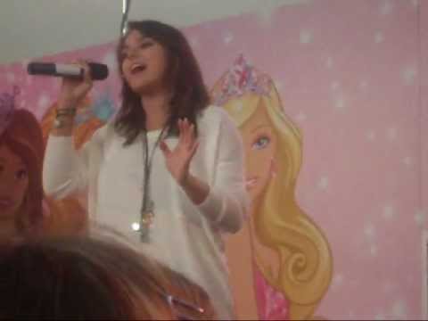 Ewa Farna - Maska (Praha - Holešovice, 23.10.2011)