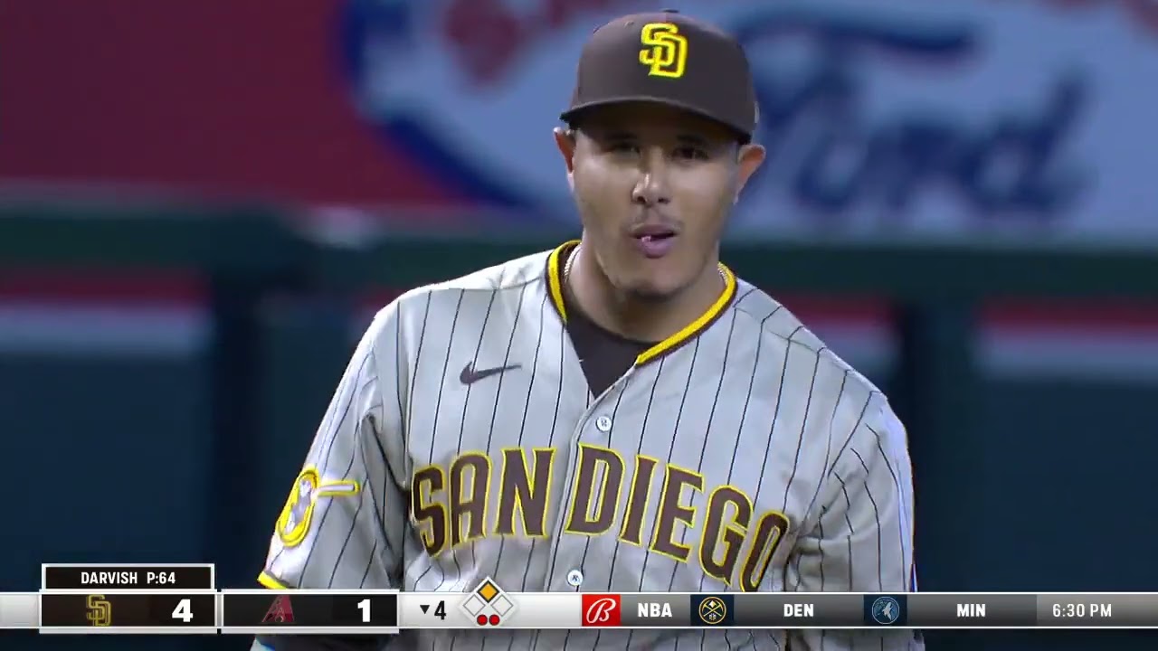 Manny Machado INSANE DIVING GRAB AT THIRD