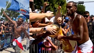 Download lagu SGA goes shirtless at Championship parade and lets OKC fans touch the trophy mp3