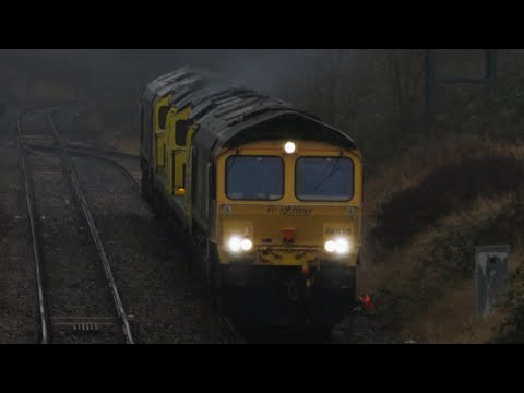 Freightliner 66510, 70005, 70004 and 66604 Clag under Stamford Road working 0M25 - 10/1/21