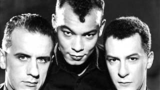 Fine Young Cannibals - Funny How Love Is - Original Version