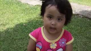 preview picture of video 'Lucunya, Anamika (umur 2 tahun) - Nyanyi Balonku'