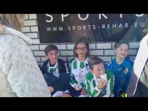 Uitwedstrijd 28 november 2015, SV Meerssen E1 - SHH E1.