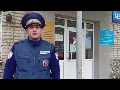 Автомобилист сбил велосипедиста на тротуаре