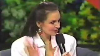 Crystal Gayle - everybody is reaching out for someone - interview
