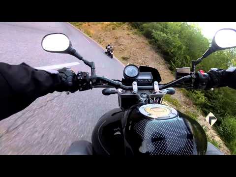 Knee drag - Aprilia Pegaso 650 Strada (GoPro)