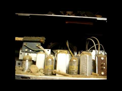 '69 Zenith AM/FM tube clock radio model Z374