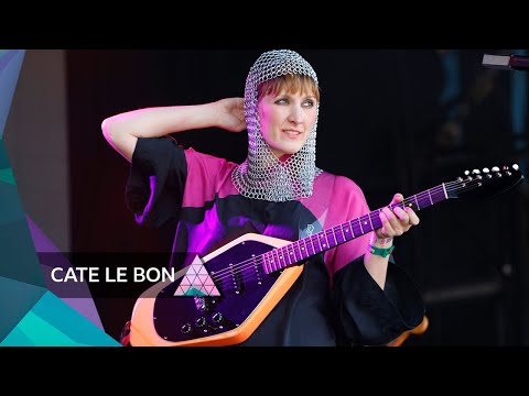 Cate Le Bon - Remembering Me (Glastonbury 2022)